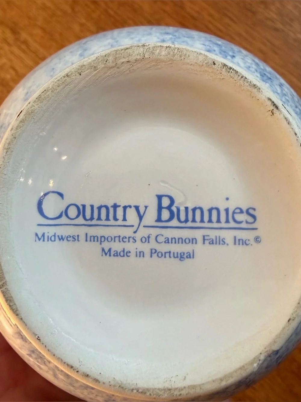 Country Bunnies Ceramic Basket Portugal Hand-Painted Cottagecore Kitchen Easter